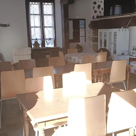 Rest'o Bar Les 2 Ponts 게스트하우스 Saint-Simon (Cantal)